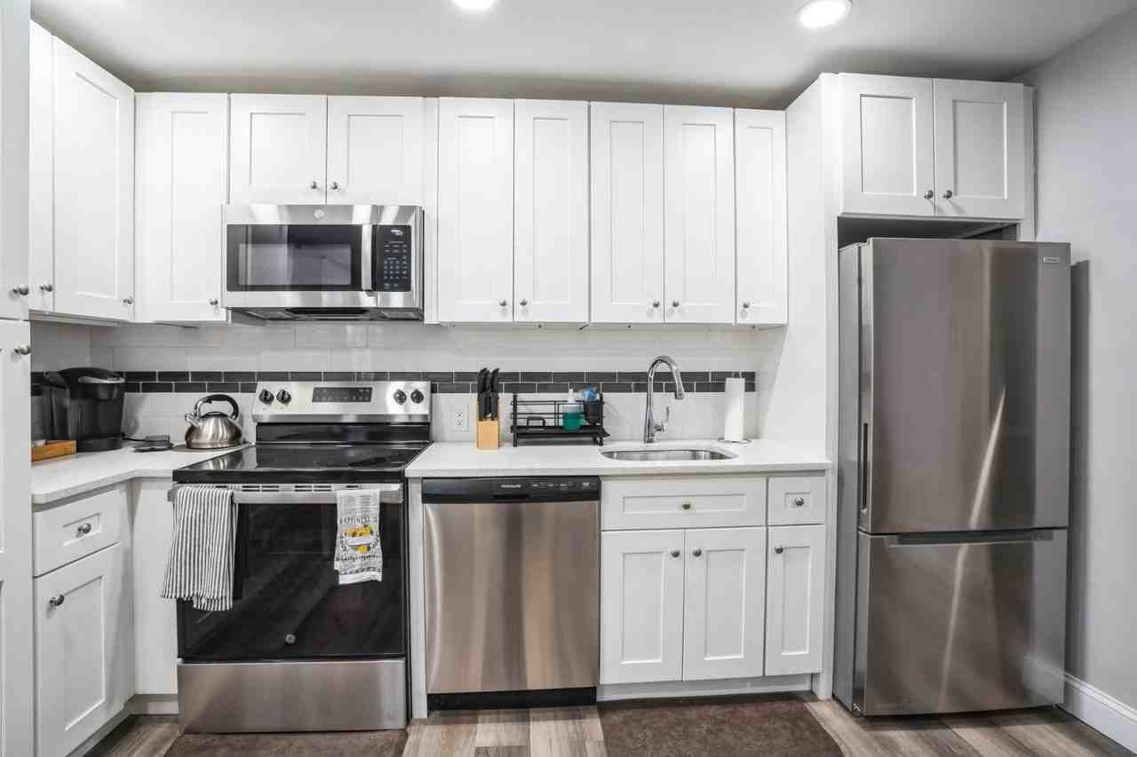 8862 Myrtle Ave - Photo 4 of 14
