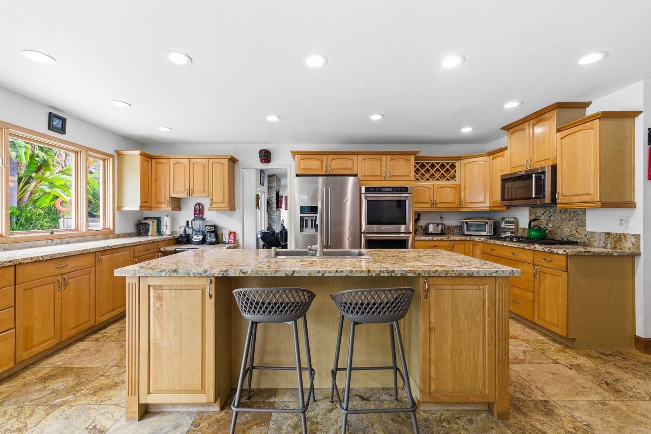 939 Begonia Ct - Photo 6 of 20