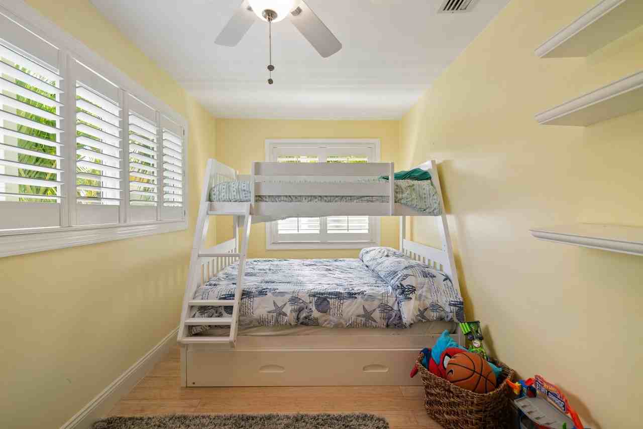 17 Center Ln - Photo 6 of 21