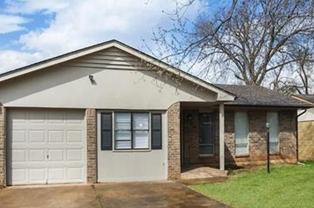 429 E Hillcrest Ln - Photo 1 of 1