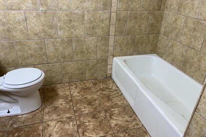 429 E Hillcrest Ln - Photo 2 of 20