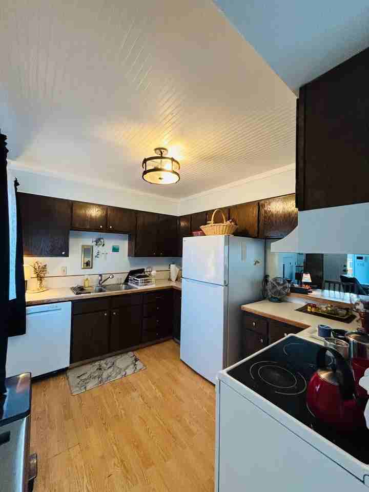 2950A Sw Beach Ave - Photo 6 of 9