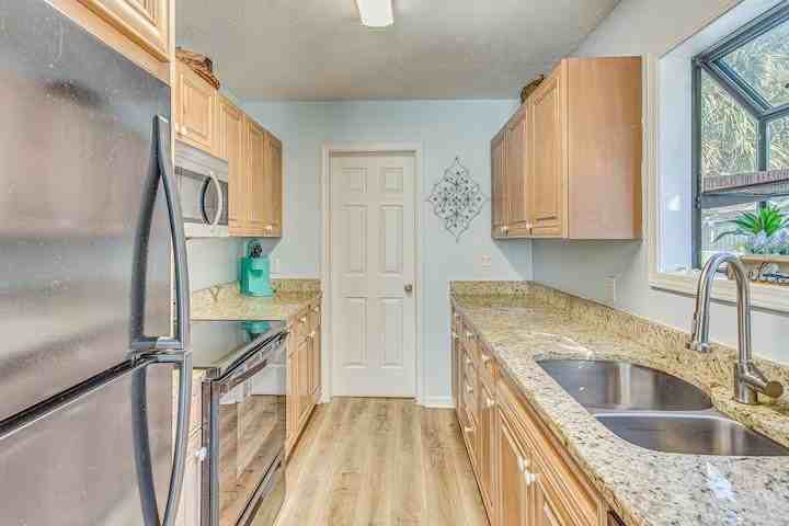 926 Tiffany Ln - Photo 6 of 20