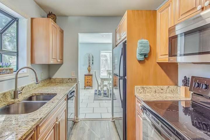 926 Tiffany Ln - Photo 7 of 20