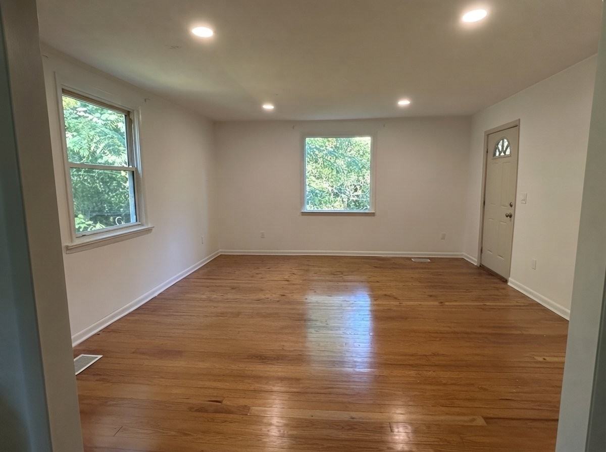 815 N Oakwood St - Photo 2 of 13