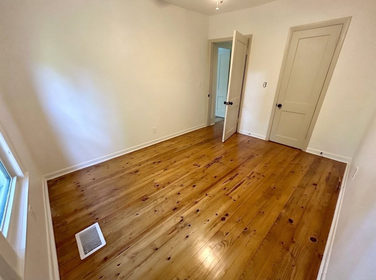 815 N Oakwood St - Photo 6 of 13