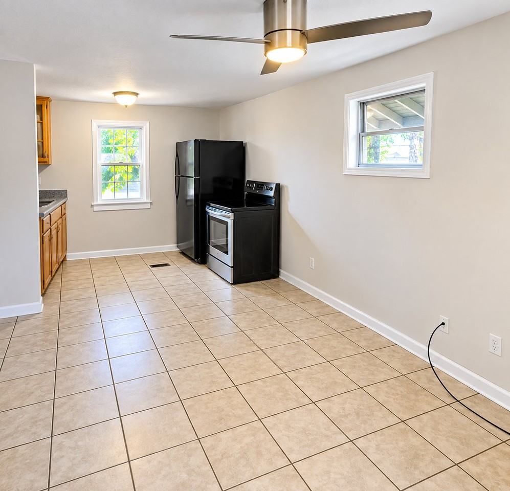 631 Byron Ave #2 - Photo 6 of 10