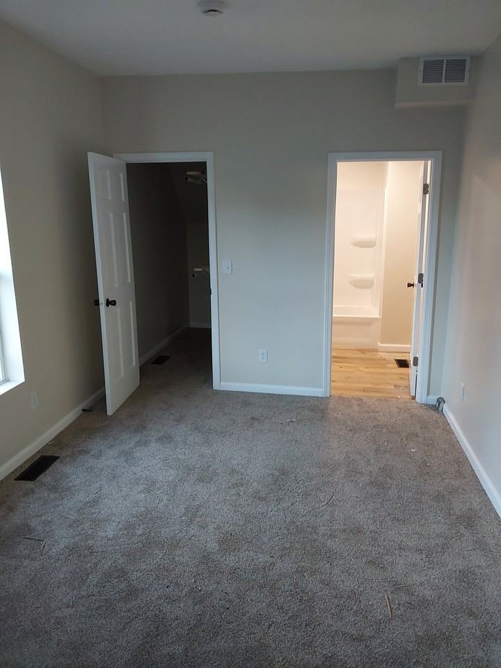 2627 W Monroe St - Photo 3 of 15