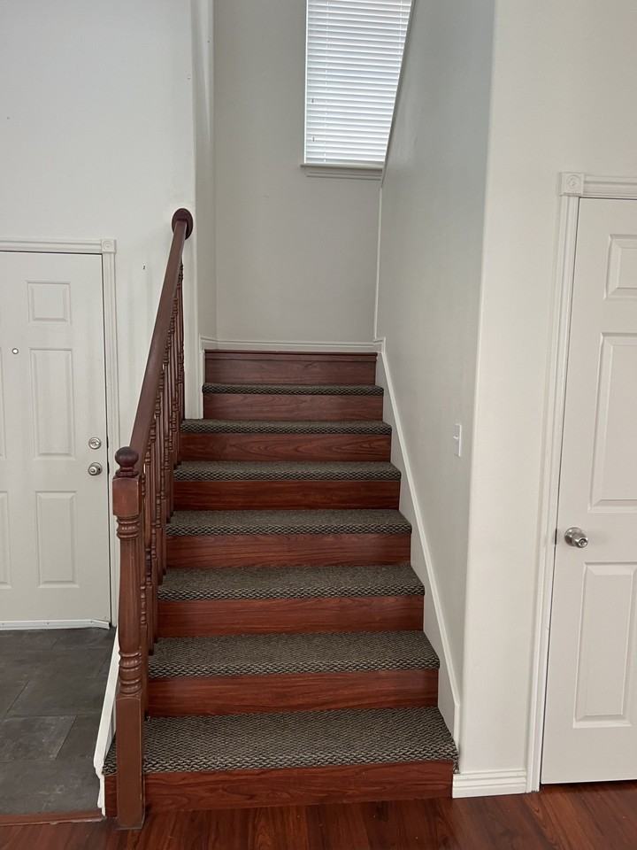 1367 E St - Photo 5 of 8