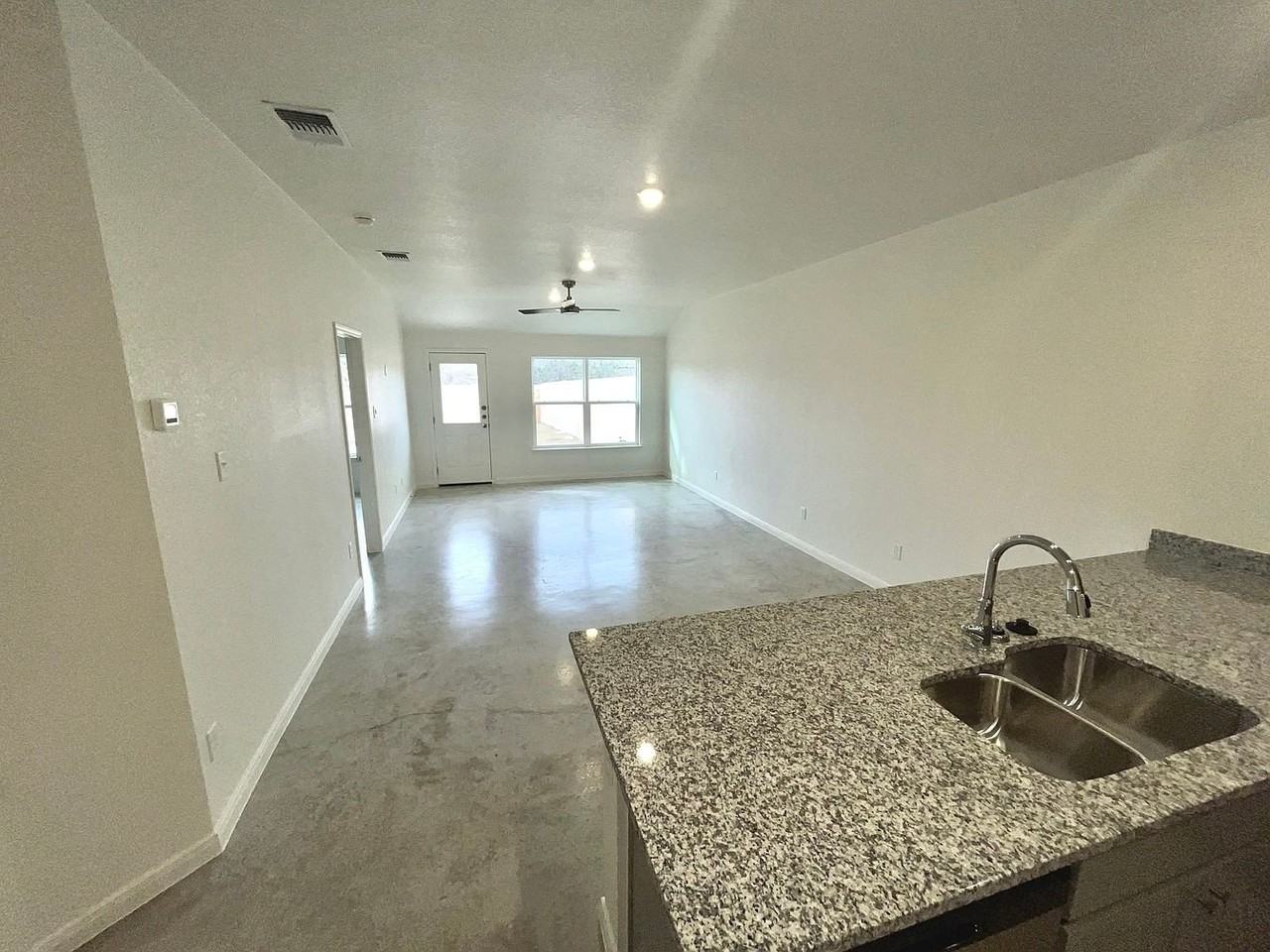 810 Wax Myrtle Ct #A - Photo 6 of 10