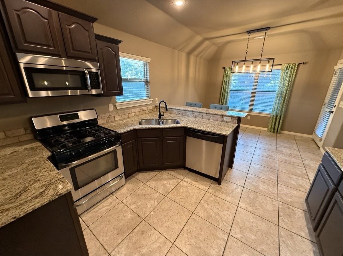 2977 W Miramar Dr - Photo 6 of 18