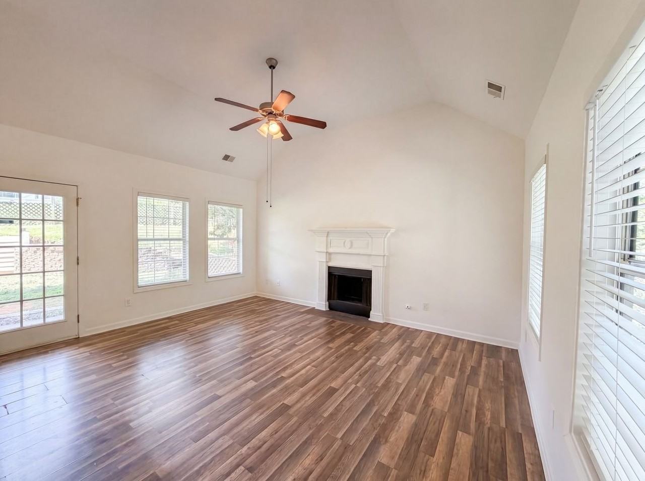 3912 Mcguire Way Nw - Photo 5 of 12