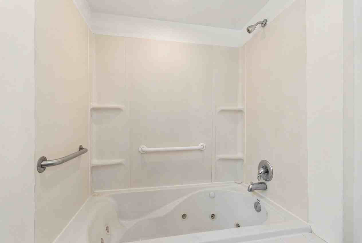 301 Bryan Point Rd - Photo 6 of 12