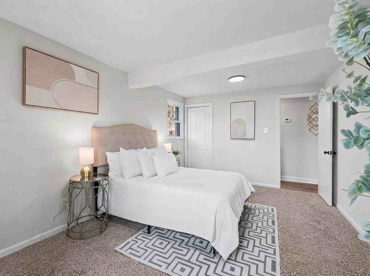 301 Bryan Point Rd - Photo 7 of 12