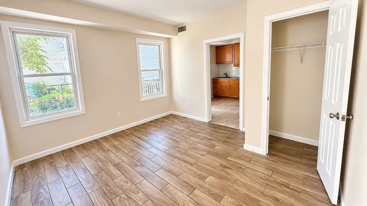 355 10th Ave #2 - Photo 4 of 5