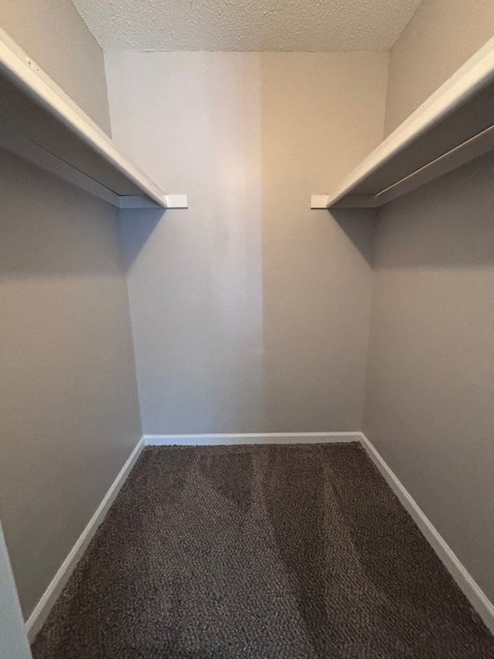 721 E Waterloo Rd - Photo 4 of 5
