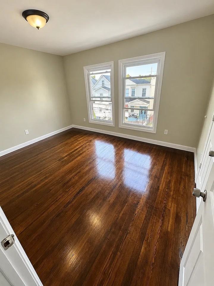 398 13th Ave #3 - Photo 3 of 4