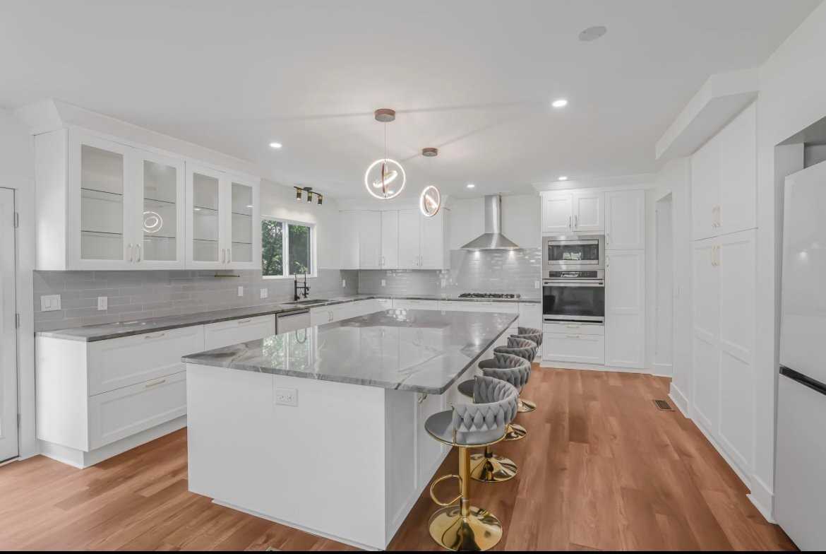 2421 Airport Dr - Photo 4 of 20