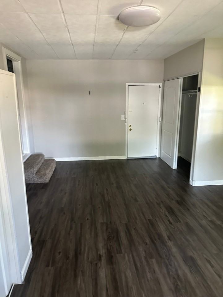 705 W Royerton Rd - Photo 2 of 10