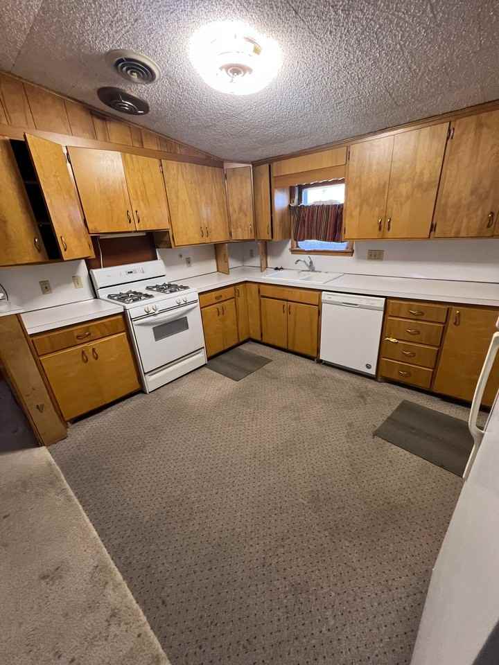 520 S E St - Photo 3 of 17