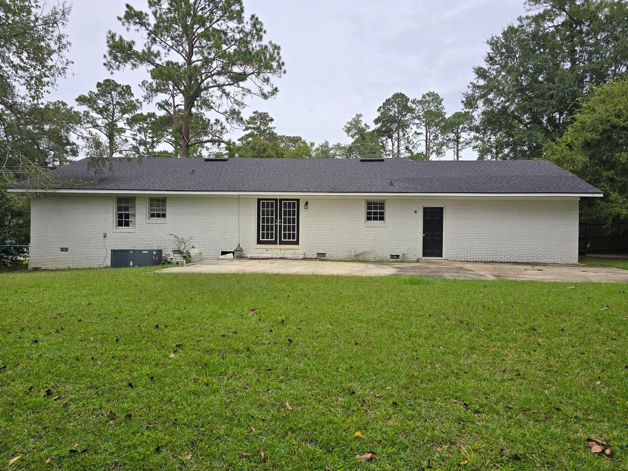 1211 Gornto Rd - Photo 2 of 10