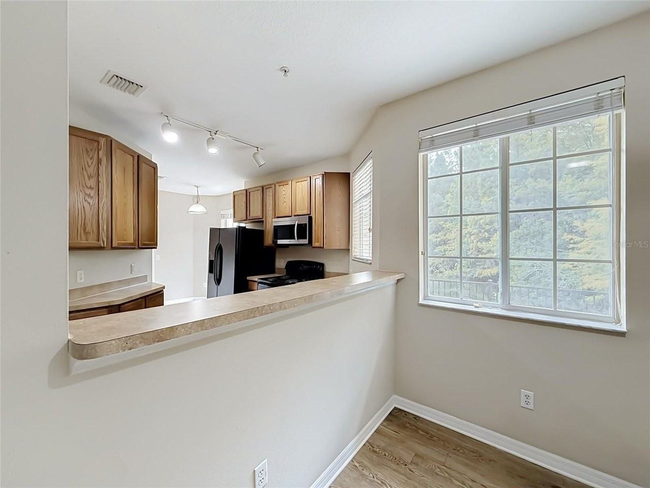 10703 Regent Square Dr - Photo 7 of 20