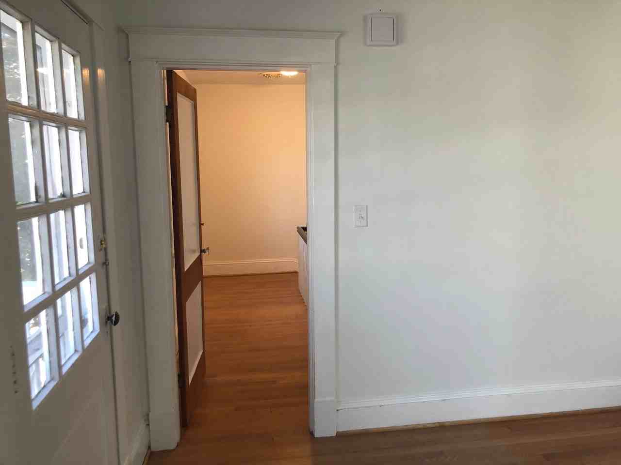 3000 Montrose Ave #B - Photo 5 of 15