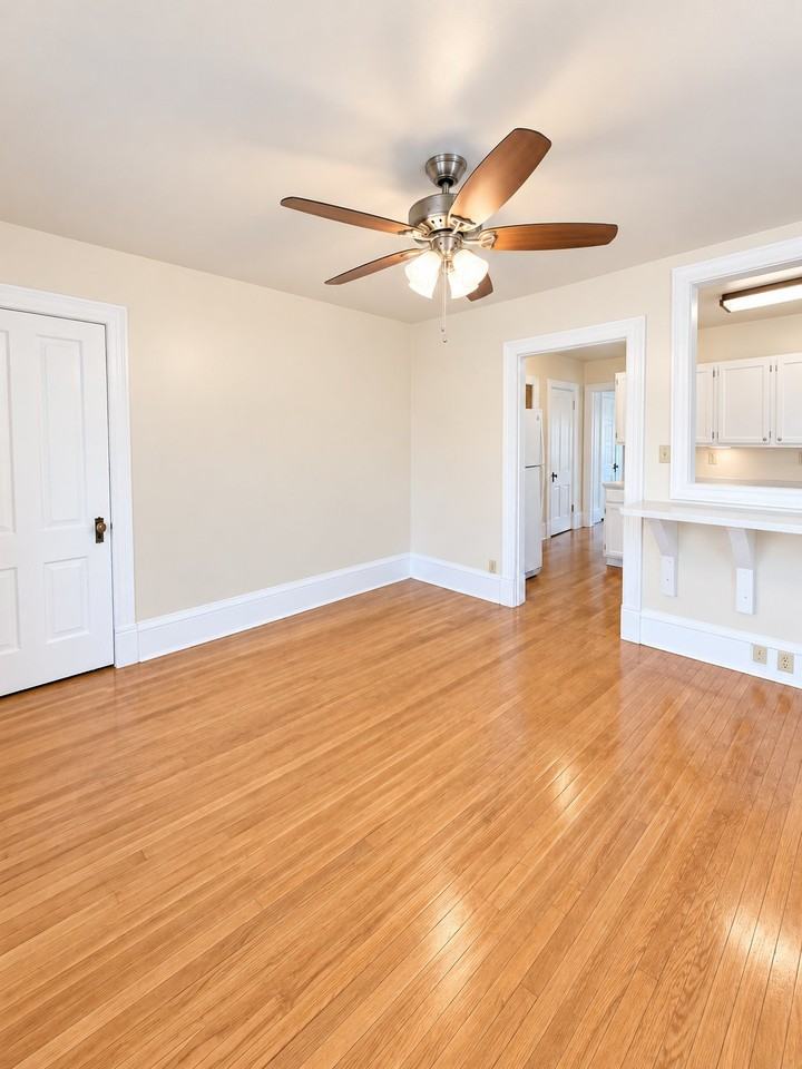 1010 23rd Ave Ne #4 - Photo 2 of 15