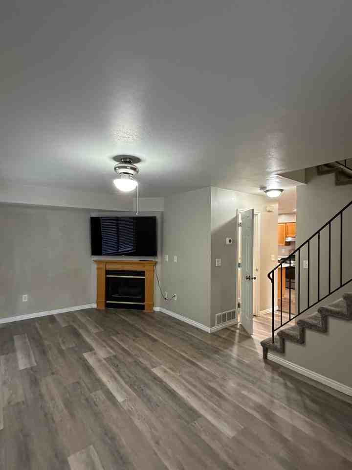 2630 W Greyhackle Ln - Photo 2 of 2