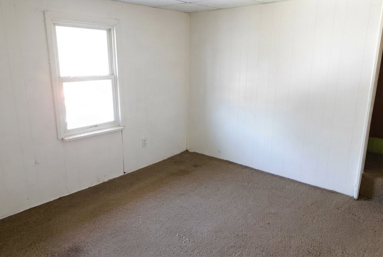 1544 Logan Ave - Photo 6 of 8