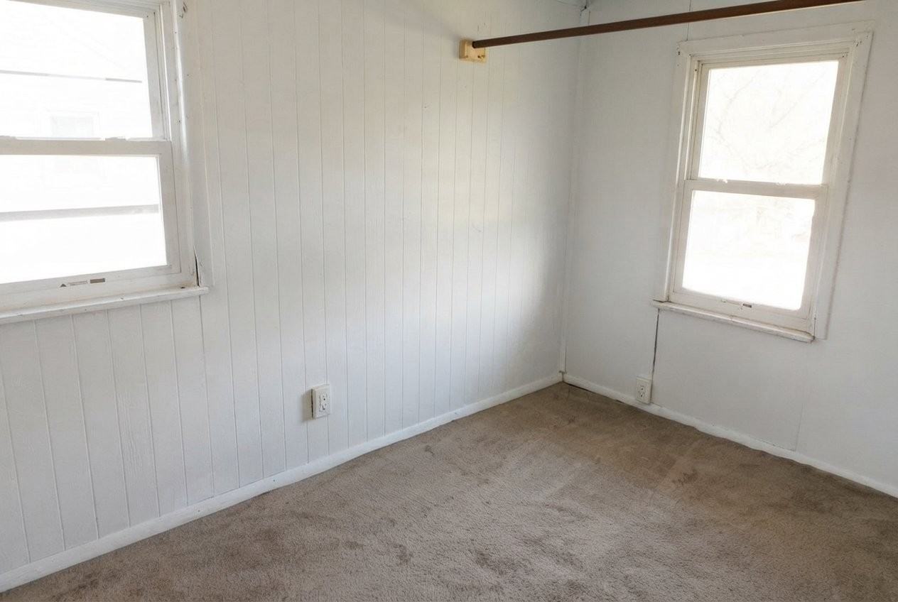 1544 Logan Ave - Photo 7 of 8