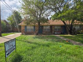 featured image of 1922 Briar Oaks Dr #1922