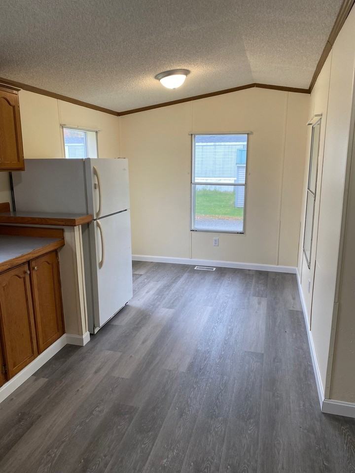 14 Harriman Cove Rd - Photo 3 of 19