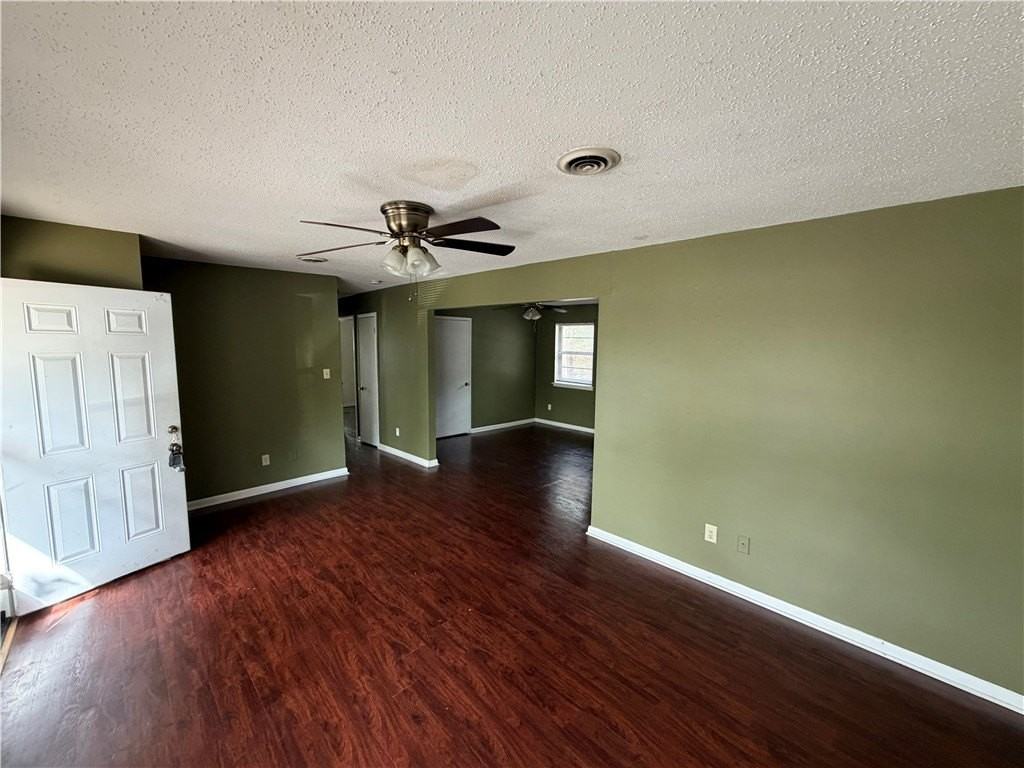 1244 N Oak Ave - Photo 2 of 19
