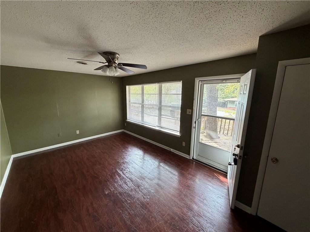 1244 N Oak Ave - Photo 3 of 19