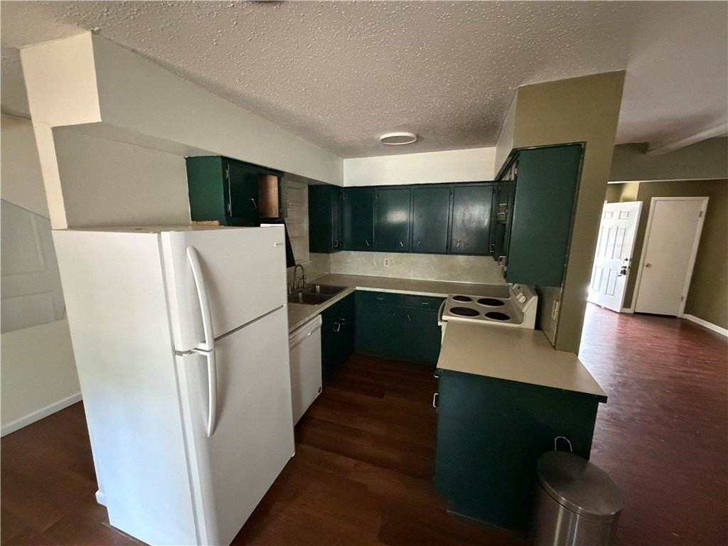 1244 N Oak Ave - Photo 5 of 19