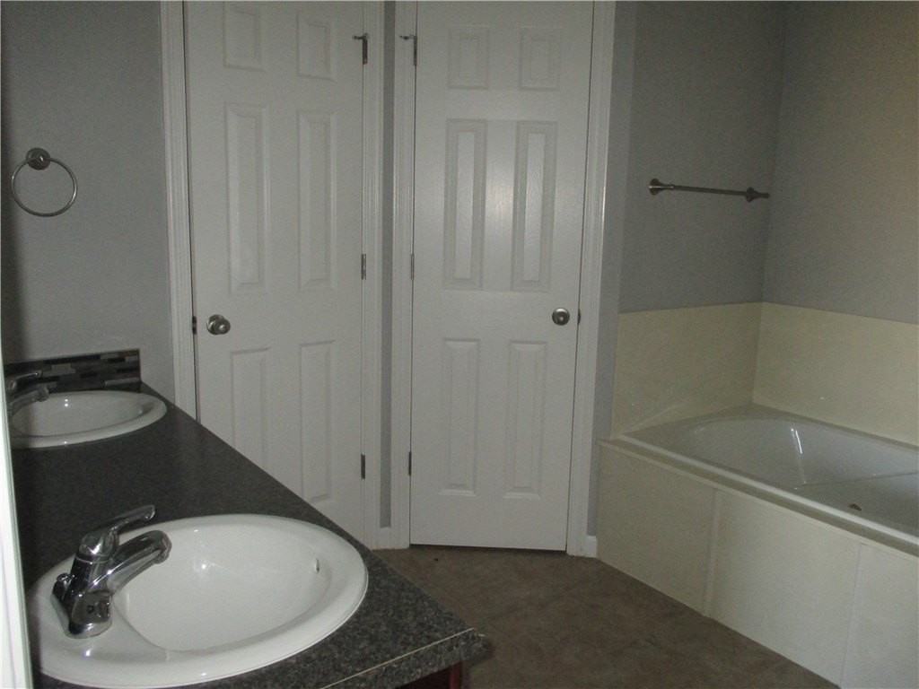 1484 Luke St - Photo 6 of 10