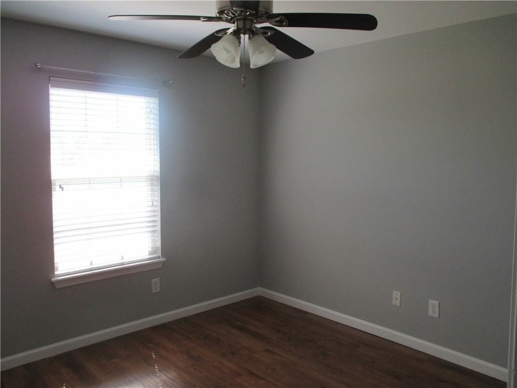 1484 Luke St - Photo 7 of 10