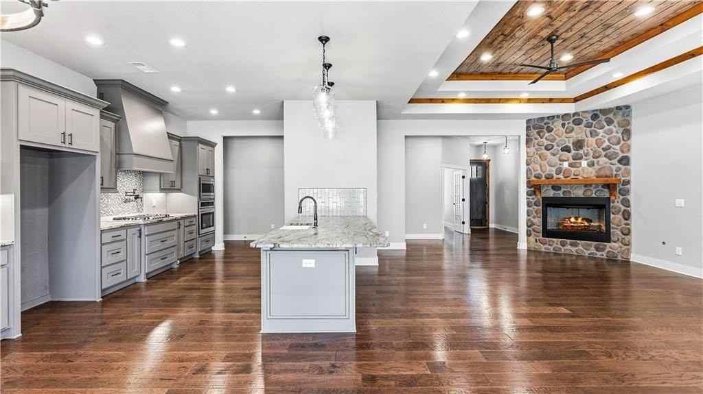 3760 Bitterroot St - Photo 5 of 23
