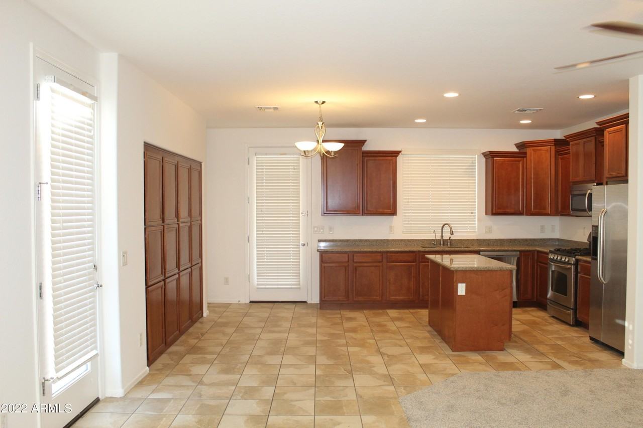 1768 W Seagull Ct - Photo 4 of 31