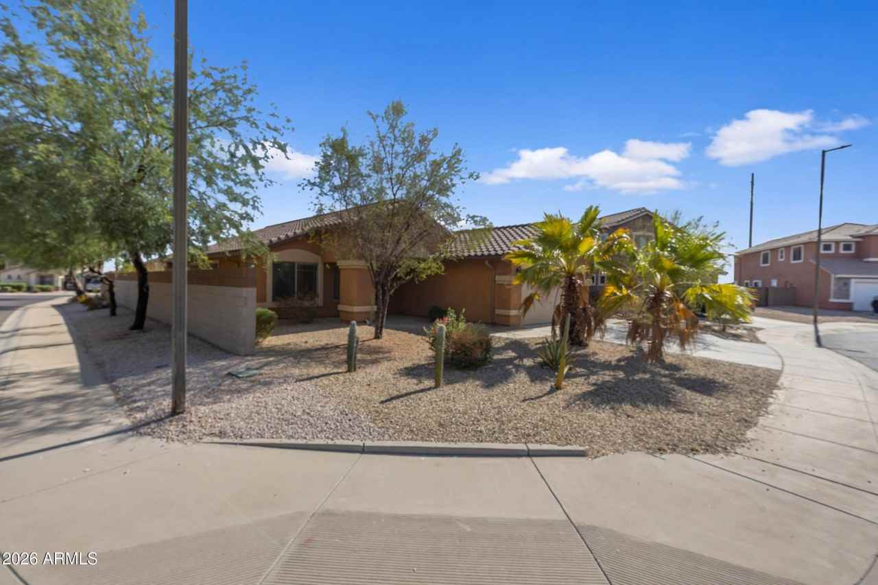 25883 W Gibson Ln - Photo 7 of 46