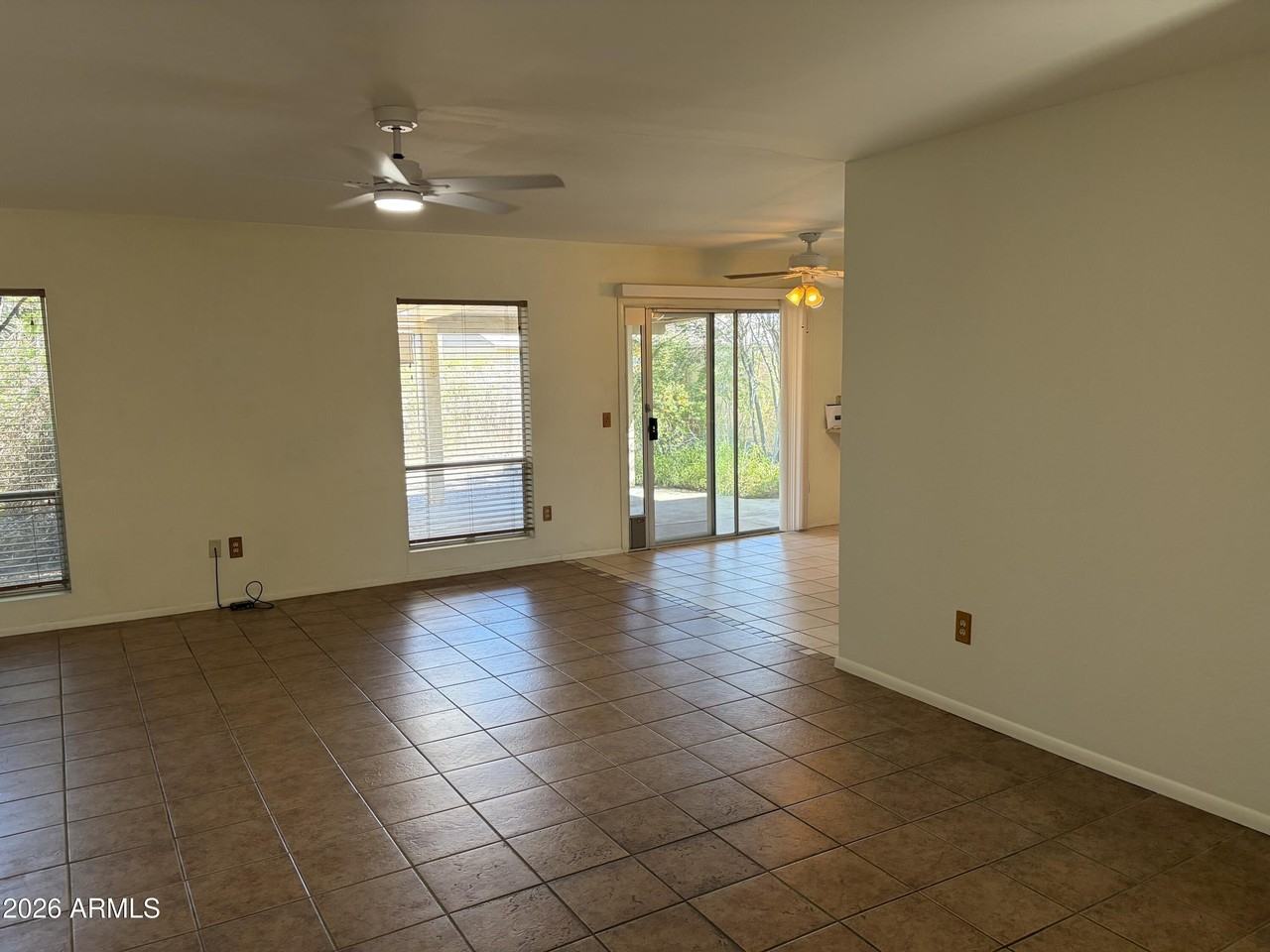 1110 W Hermosa Dr - Photo 2 of 12