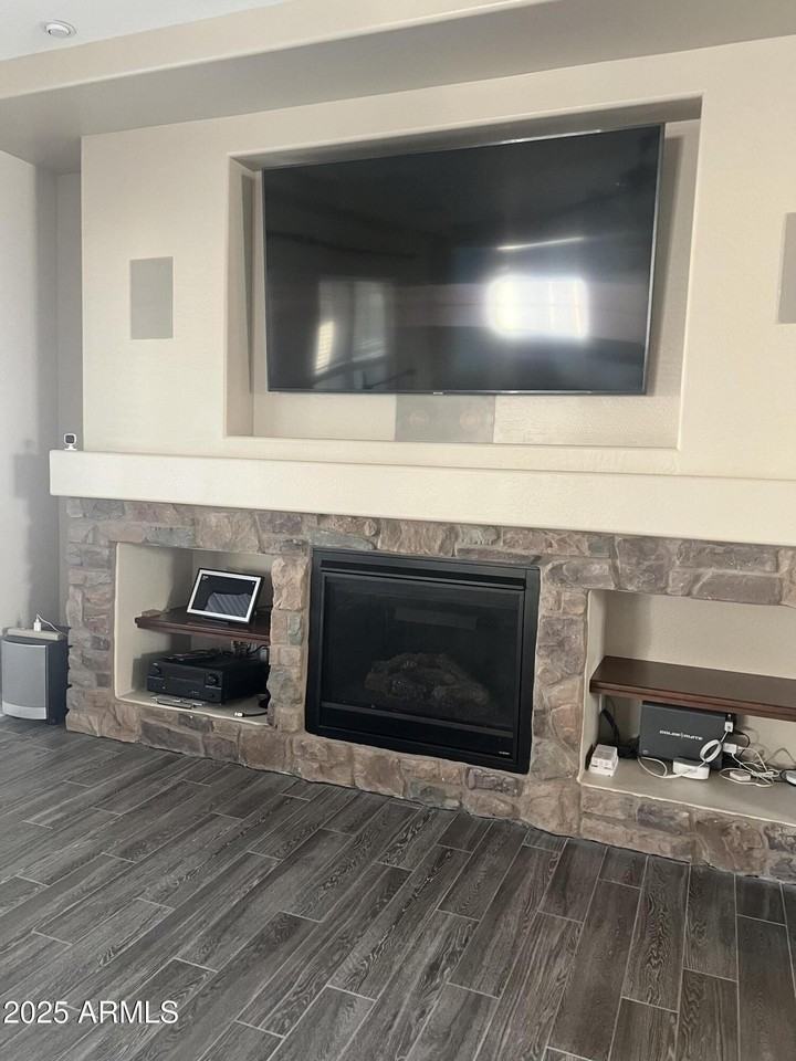 5361 S Crosscreek Dr - Photo 3 of 21