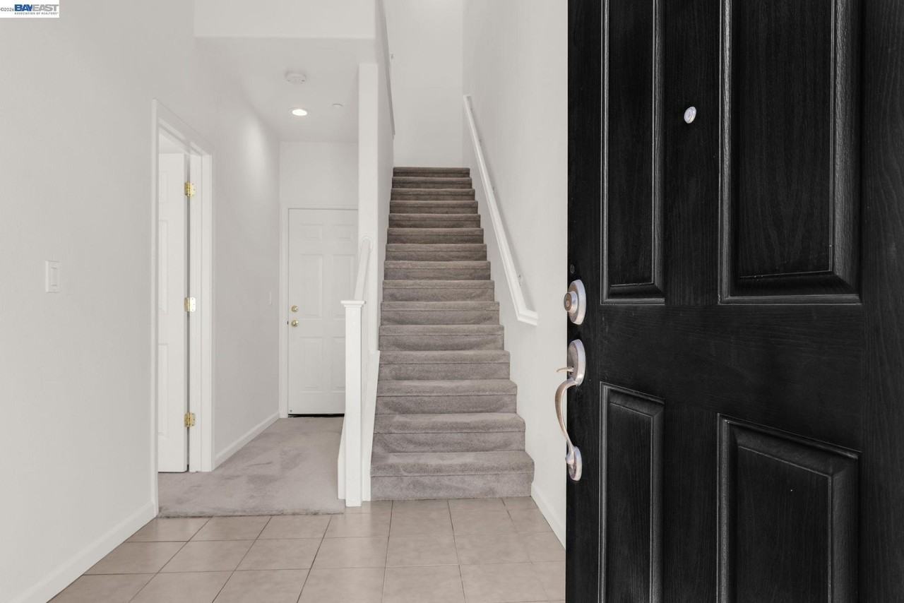 629 Artistic Pl - Photo 3 of 18