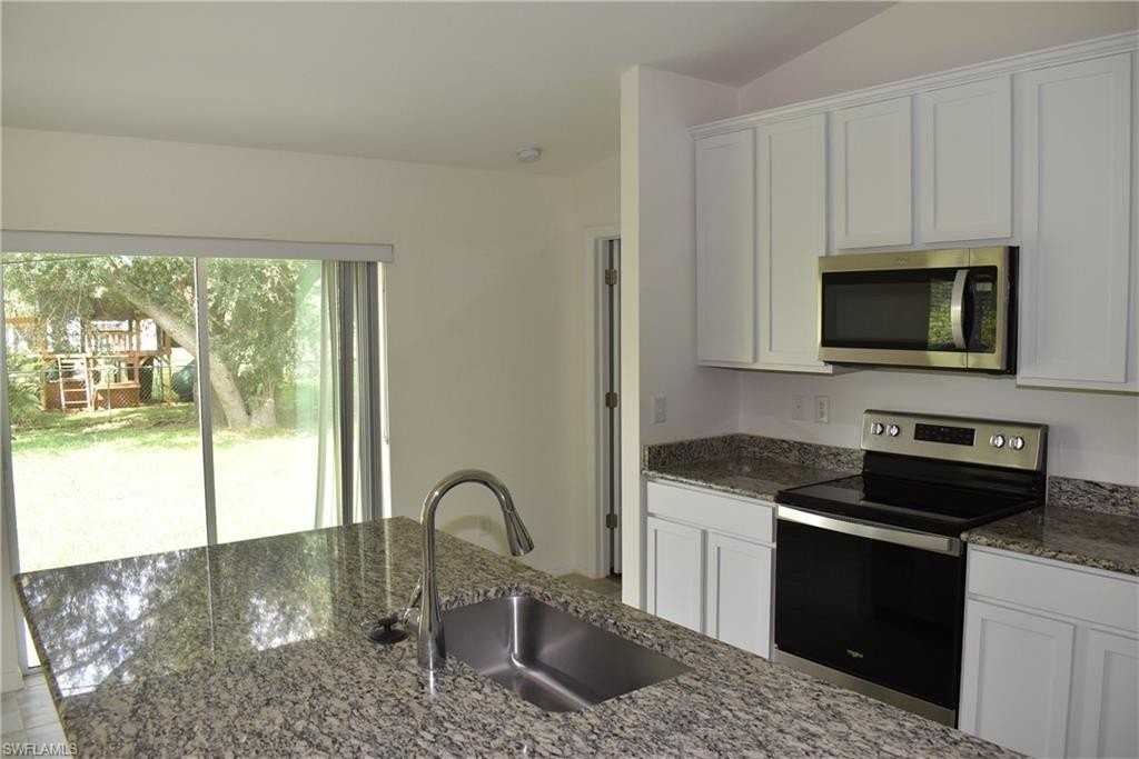4436 Adelaide Ave - Photo 4 of 23