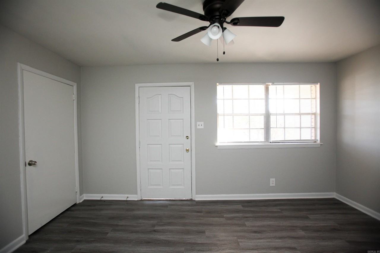 2 Village Ct - Photo 2 of 16