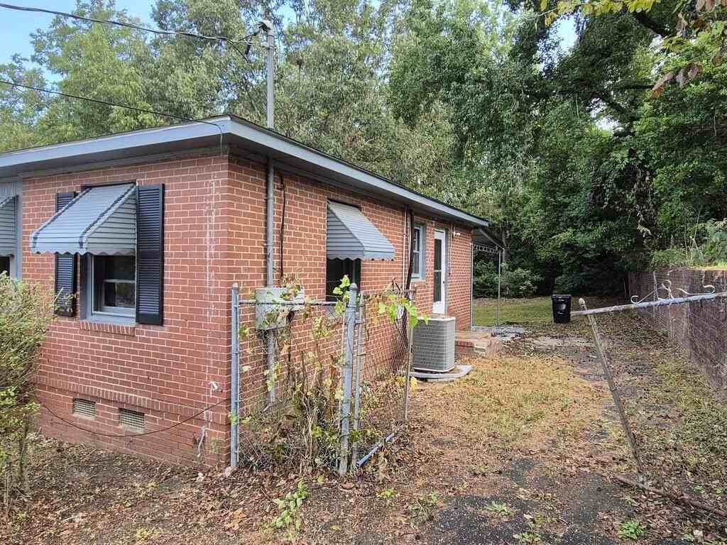 4 Lambert Dr - Photo 4 of 11