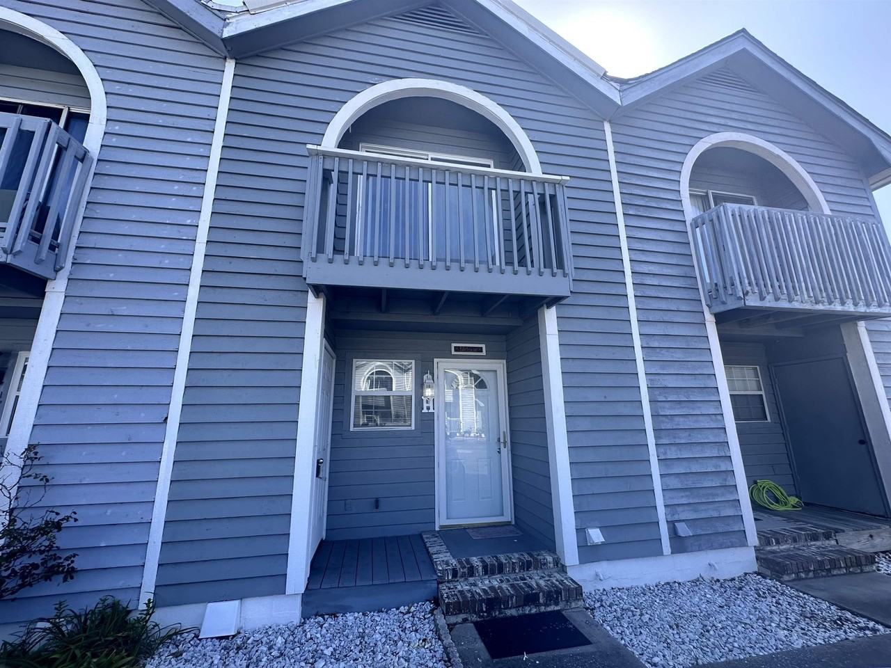 504 62nd Ave N #H - Photo 2 of 30