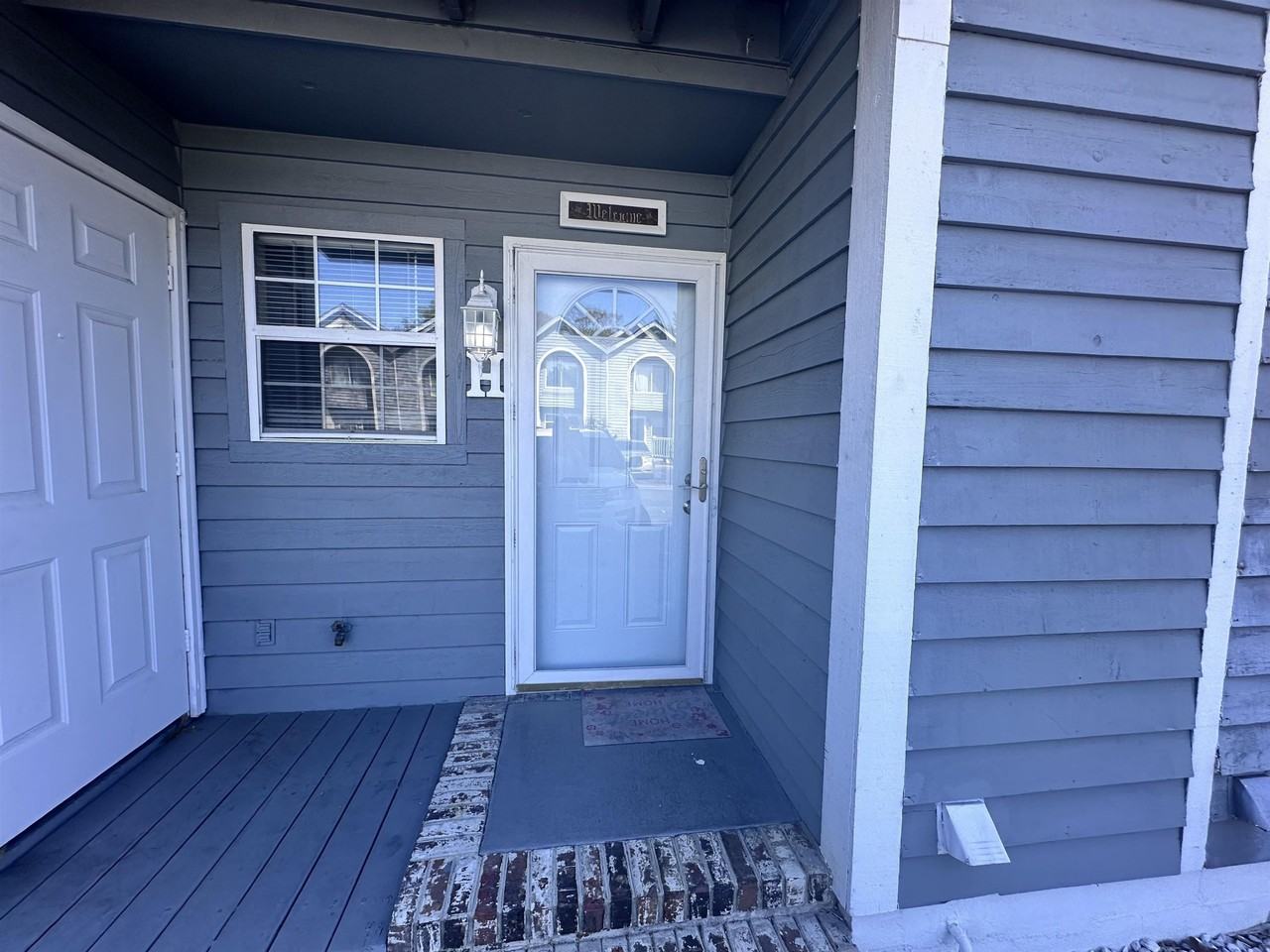 504 62nd Ave N #H - Photo 3 of 30