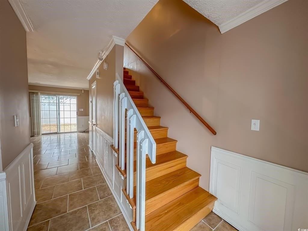 504 62nd Ave N #H - Photo 5 of 30